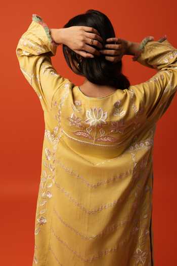 BO Tree_Yellow Cotton Round Neck, Yes Thea Embroidered Kurta And Pant Set _at_Aza_Fashions