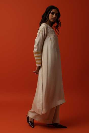 Buy BO Tree Off White Silk, Cotton Split Adler Floral Embroidered Kurta And Palazzo Set Online at Aza Fashions Buy_BO Tree_Off White Silk, Cotton Split Adler Floral Embroidered Kurta And Palazzo Set _Online_at_Aza_Fashions