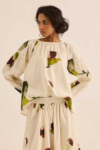 Kharakapas Off White Muslin Boat Neck Clavel Abstratc Floral Print Blouse And Skirt Set at Aza Fashions Kharakapas_Off White Muslin Boat Neck Clavel Abstratc Floral Print Blouse And Skirt Set _at_Aza_Fashions