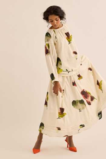 Shop Kharakapas Multi Color Muslin Clavel Abstract Floral Print Skirt Online at Aza Fashions Shop_Kharakapas_Multi Color Muslin Clavel Abstract Floral Print Skirt _Online_at_Aza_Fashions