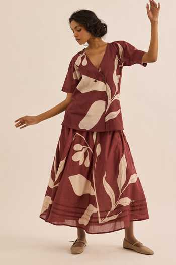 Shop_Kharakapas_Off White Muslin V-neck Nerine Sbold Abstract Floral Print Top _Online_at_Aza_Fashions