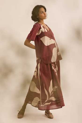 Kharakapas_Off White Muslin Nerine Bold Abstract Floral Print Skirt _Online_at_Aza_Fashions