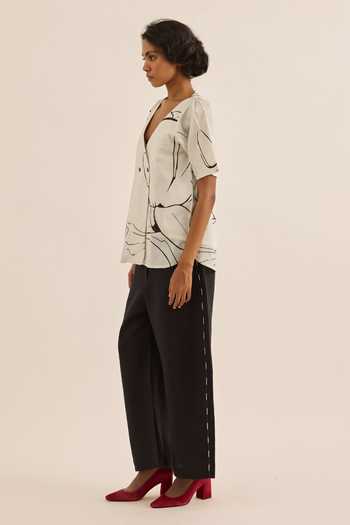 Buy_Kharakapas_Ivory Muslin V-neck Snowbound Abstract Print Top _Online_at_Aza_Fashions