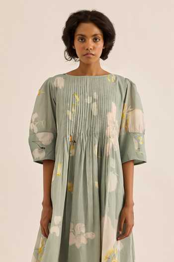 Kharakapas_Green Muslin Boat Neck Cornflower Floral Print Dress _at_Aza_Fashions