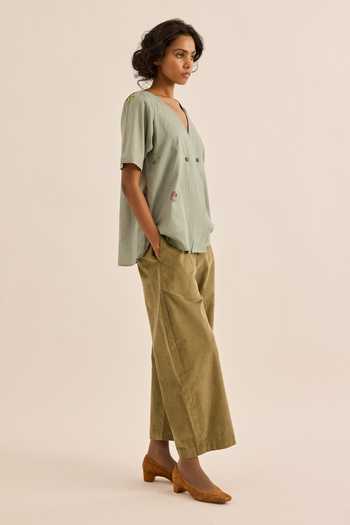 Buy Kharakapas Green Muslin (mulmul) V-neck Sagebrush Scattered Floral Motif Top Online at Aza Fashions Buy_Kharakapas_Green Muslin (mulmul) V-neck Sagebrush Scattered Floral Motif Top _Online_at_Aza_Fashions