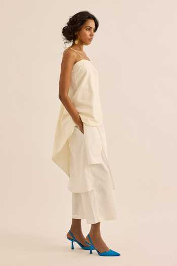 Kharakapas Ivory Muslin (mulmul) Square Neck Casper Cami Top And Pant Co-ord Set at Aza Fashions Kharakapas_Ivory Muslin (mulmul) Square Neck Casper Cami Top And Pant Co-ord Set _at_Aza_Fashions