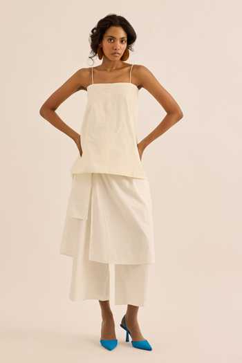 Buy Kharakapas Ivory Muslin (mulmul) Square Neck Casper Strappy Camisole Top Online at Aza Fashions Buy_Kharakapas_Ivory Muslin (mulmul) Square Neck Casper Strappy Camisole Top _Online_at_Aza_Fashions