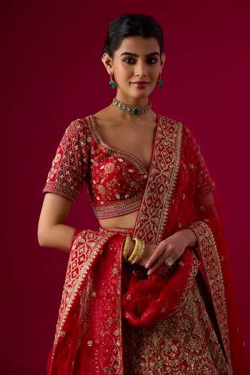 Buy_Vedant G_Red Silk, Organza Sweetheart Neck Embroidered Bridal Lehenga Set _Online_at_Aza_Fashions