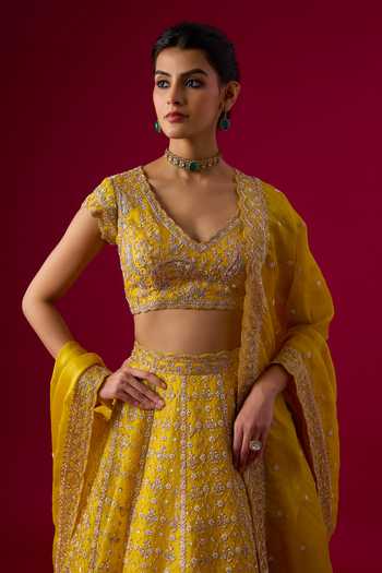 Buy Vedant G Yellow Organza V-neck Cutdana Embroidered Lehenga Set Online at Aza Fashions Buy_Vedant G_Yellow Organza V-neck Cutdana Embroidered Lehenga Set _Online_at_Aza_Fashions