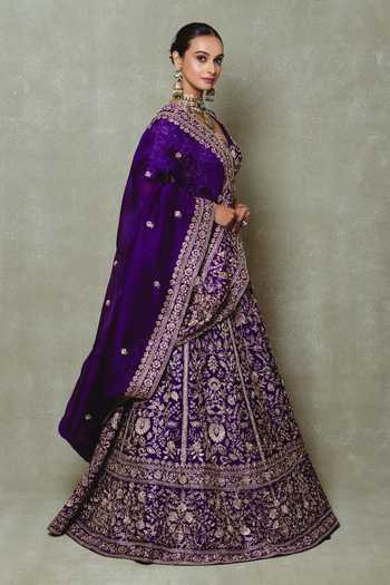 Vedant G_Purple Organza Sweetheart Neck Embroidered Bridal Lehenga Set _Online_at_Aza_Fashions
