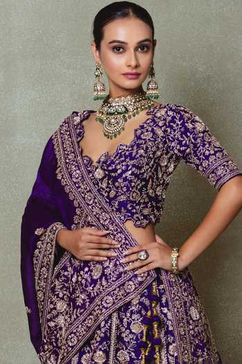 Buy_Vedant G_Purple Organza Sweetheart Neck Embroidered Bridal Lehenga Set _Online_at_Aza_Fashions