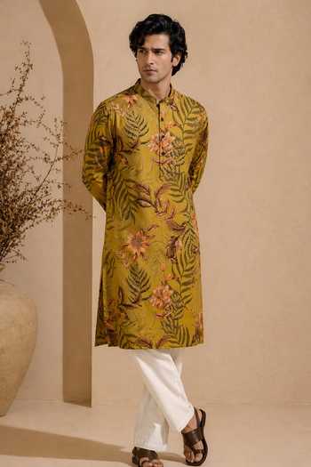 Mayank Modi - Men Spiced Turmeric Sovereign Printed Kurta Set 