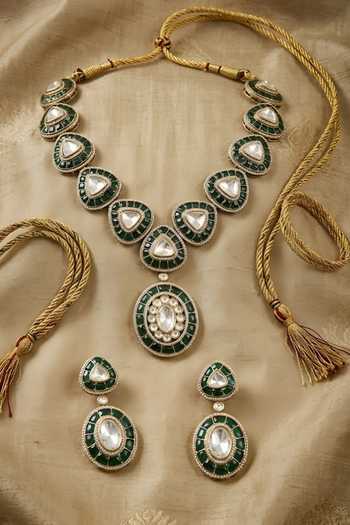 Auraa Trends Green Kundan Necklace Set 