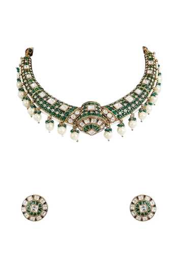 Buy Auraa Trends Green Royal Kundan Choker Necklace Set Online at Aza Fashions Buy_Auraa Trends_Green Royal Kundan Choker Necklace Set _Online_at_Aza_Fashions