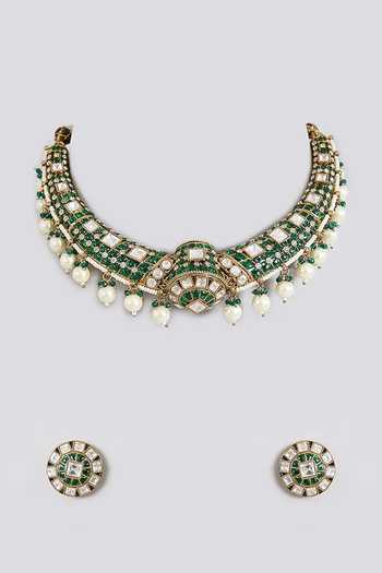 Auraa Trends Green Royal Kundan Choker Necklace Set at Aza Fashions Auraa Trends_Green Royal Kundan Choker Necklace Set _at_Aza_Fashions