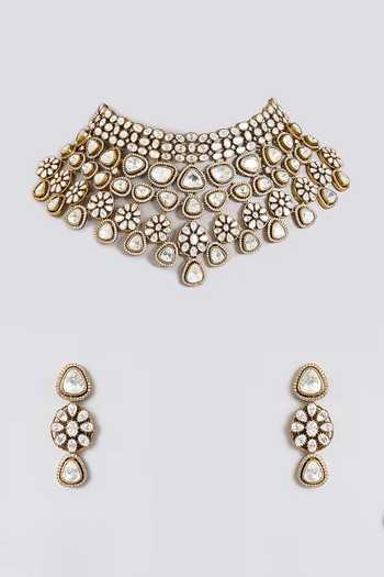 Auraa Trends_Gold Plated Kundan Choker Necklace Set _at_Aza_Fashions