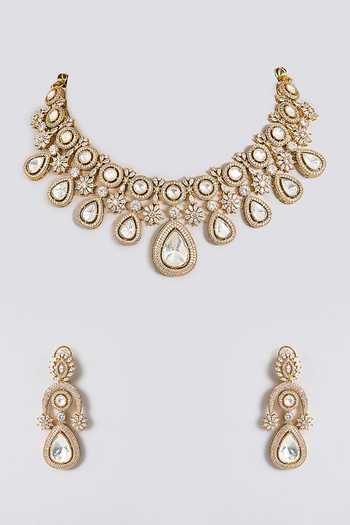 Auraa Trends_Gold Plated White Kundan Choker Necklace Set _at_Aza_Fashions