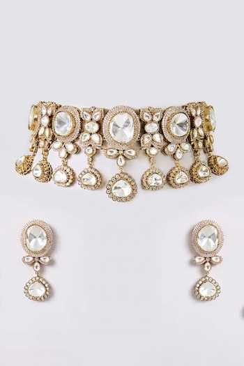 Auraa Trends Kundan Embellished Choker Necklace Set 