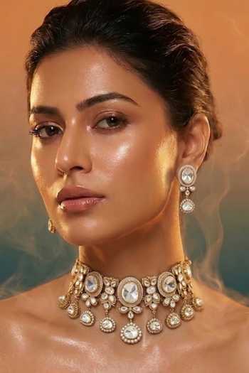 Auraa Trends Kundan Embellished Choker Necklace Set 