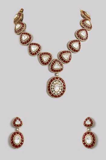 Auraa Trends Kundan Embellished Necklace Set 