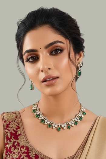 Auraa Trends Emerald Elegance Statement Necklace Set 