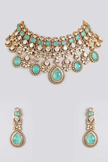 Auraa Trends Kundan Embellished Necklace Set 
