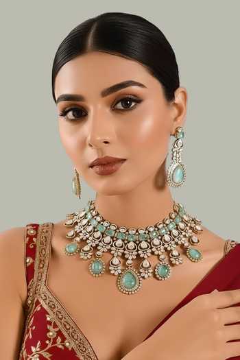 Auraa Trends Kundan Embellished Necklace Set 