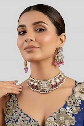 Auraa Trends Kundan Embellished Choker Necklace Set 