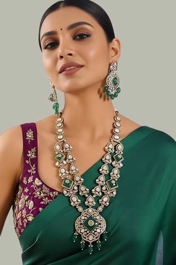 Auraa Trends Green Kundan Necklace Set
