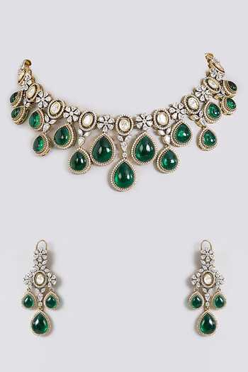 Auraa Trends Kundan Studded Necklace Set 