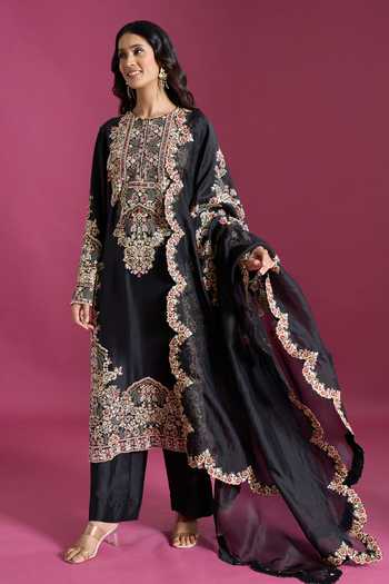 Buy_Anamika Khanna_Black Round Neck Floral Embroidered Kurta Set 