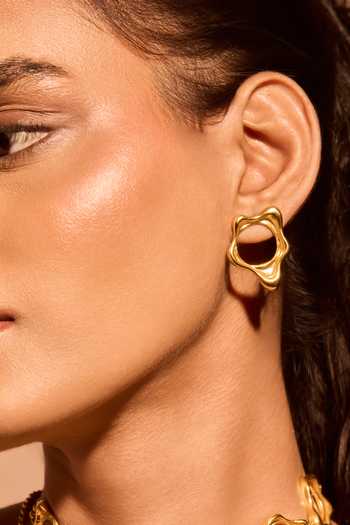 Mnsh Fluid Line Stud Earrings 
