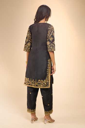 Samyukta Singhania Contrast Embroidered Yoke Kurta Set 