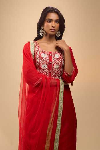 Samyukta Singhania_Green Silk Round Neck Embroidered Yoke Kurta Set  _at_Aza_Fashions