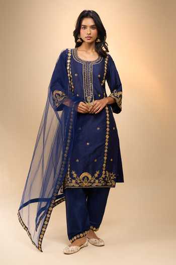 Samyukta Singhania Embroidered Raw Silk Kurta Set 