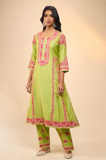 Samyukta Singhania Green Chanderi Round Neck, Yes Contrast Embroidered Kurta Set Online at Aza Fashions Samyukta Singhania_Green Chanderi Round Neck, Yes Contrast Embroidered Kurta Set _Online_at_Aza_Fashions