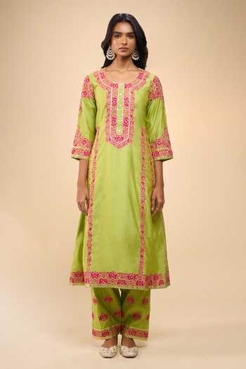 Shop Samyukta Singhania Green Chanderi Round Neck, Yes Contrast Embroidered Kurta Set Online at Aza Fashions Shop_Samyukta Singhania_Green Chanderi Round Neck, Yes Contrast Embroidered Kurta Set _Online_at_Aza_Fashions