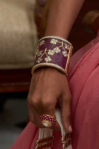 Preeti Mohan Jaanvi Kundan Kada Bangle 