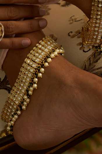 Preeti Mohan_White Avni Kundan Embellished Pair Of Anklets _Online_at_Aza_Fashions