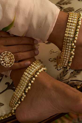Preeti Mohan Avni Kundan Embellished Pair Of Anklets 