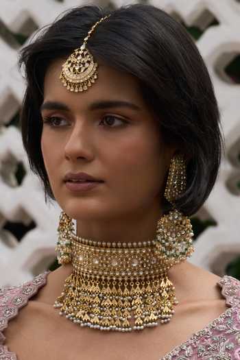 Preeti Mohan Azha Kundan Broad Choker 
