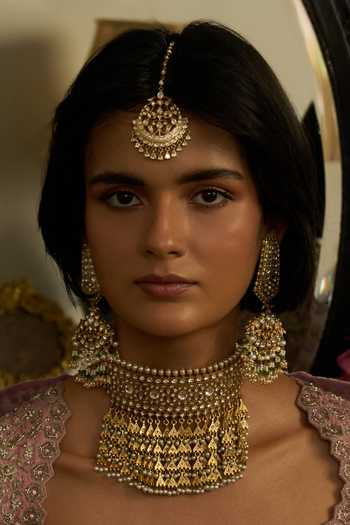 Preeti Mohan Azha Kundan Broad Choker 