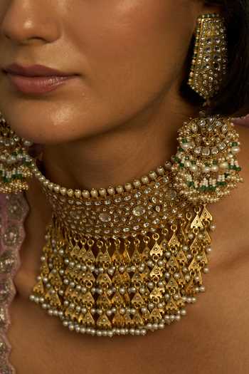 Buy Preeti Mohan Gold Plated Azha Kundan Broad Choker Online at Aza Fashions Buy_Preeti Mohan_Gold Plated Azha Kundan Broad Choker _Online_at_Aza_Fashions