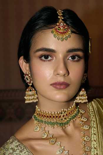 Preeti Mohan Urmila Kundan Embellished Maangtikka 
