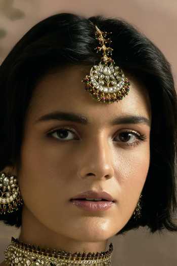 Preeti Mohan Hridya Kundan Embellished Maangtikka 