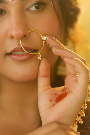 Buy_Preeti Mohan_Gold Plated Saina Polki Nose Ring _Online_at_Aza_Fashions