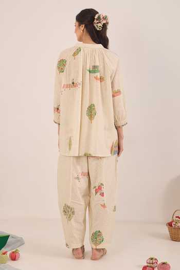 Shivani Bhargava Cream Cotton V-neck Gulposh Raglan Sleeve Kurta With Boat Pant Online at Aza Fashions Shivani Bhargava_Cream Cotton V-neck Gulposh Raglan Sleeve Kurta With Boat Pant _Online_at_Aza_Fashions