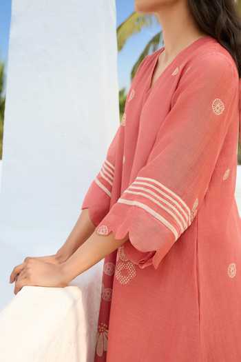 Vaayu Pink Cotton, Muslin V-neck Hibiscus Applique Dress Online at Aza Fashions Vaayu_Pink Cotton, Muslin V-neck Hibiscus Applique Dress _Online_at_Aza_Fashions