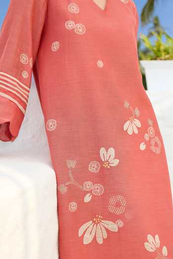Buy Vaayu Pink Cotton, Muslin V-neck Hibiscus Applique Dress Buy_Vaayu_Pink Cotton, Muslin V-neck Hibiscus Applique Dress