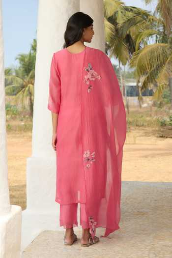 Vaayu Rose Applique Kurta Set 